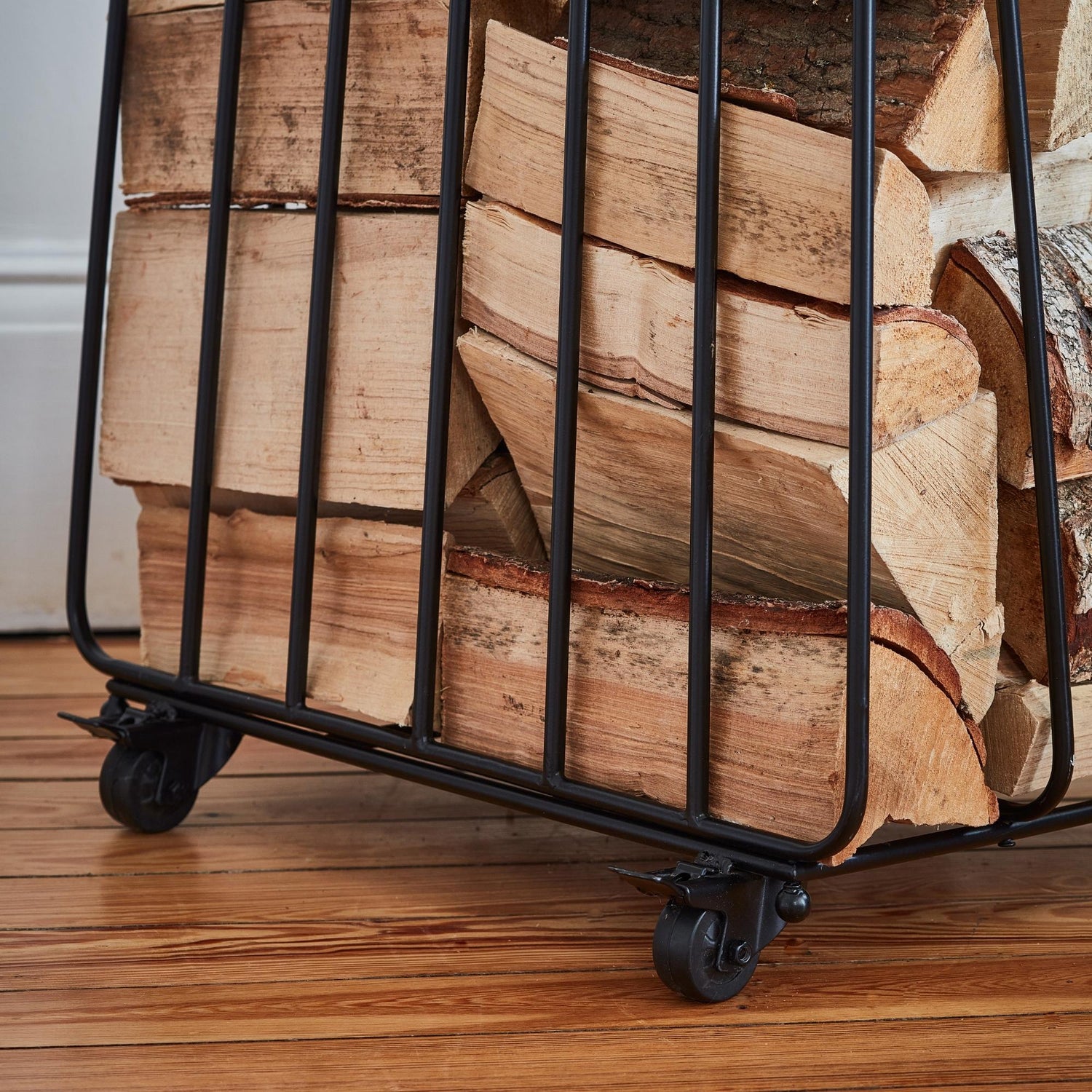 Chariot à bûches contemporain avec poignée en cuir