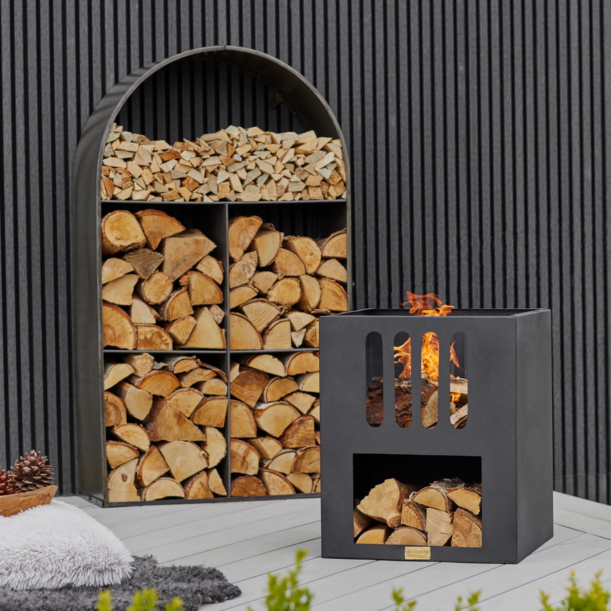 Rangement pour bûches sculpturales Archway Noir naturel