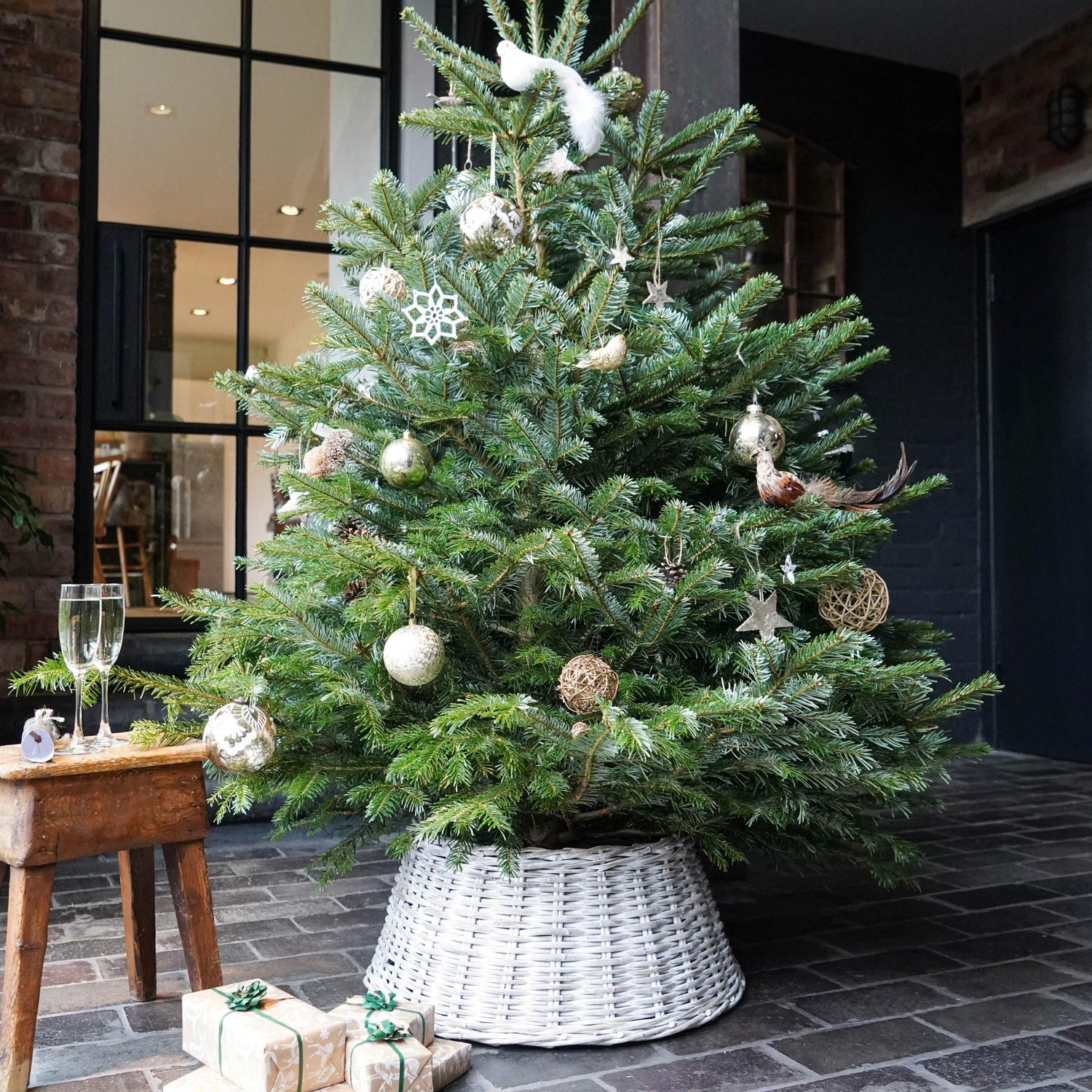 Large Wicker Tree Skirt Round White Sustainable