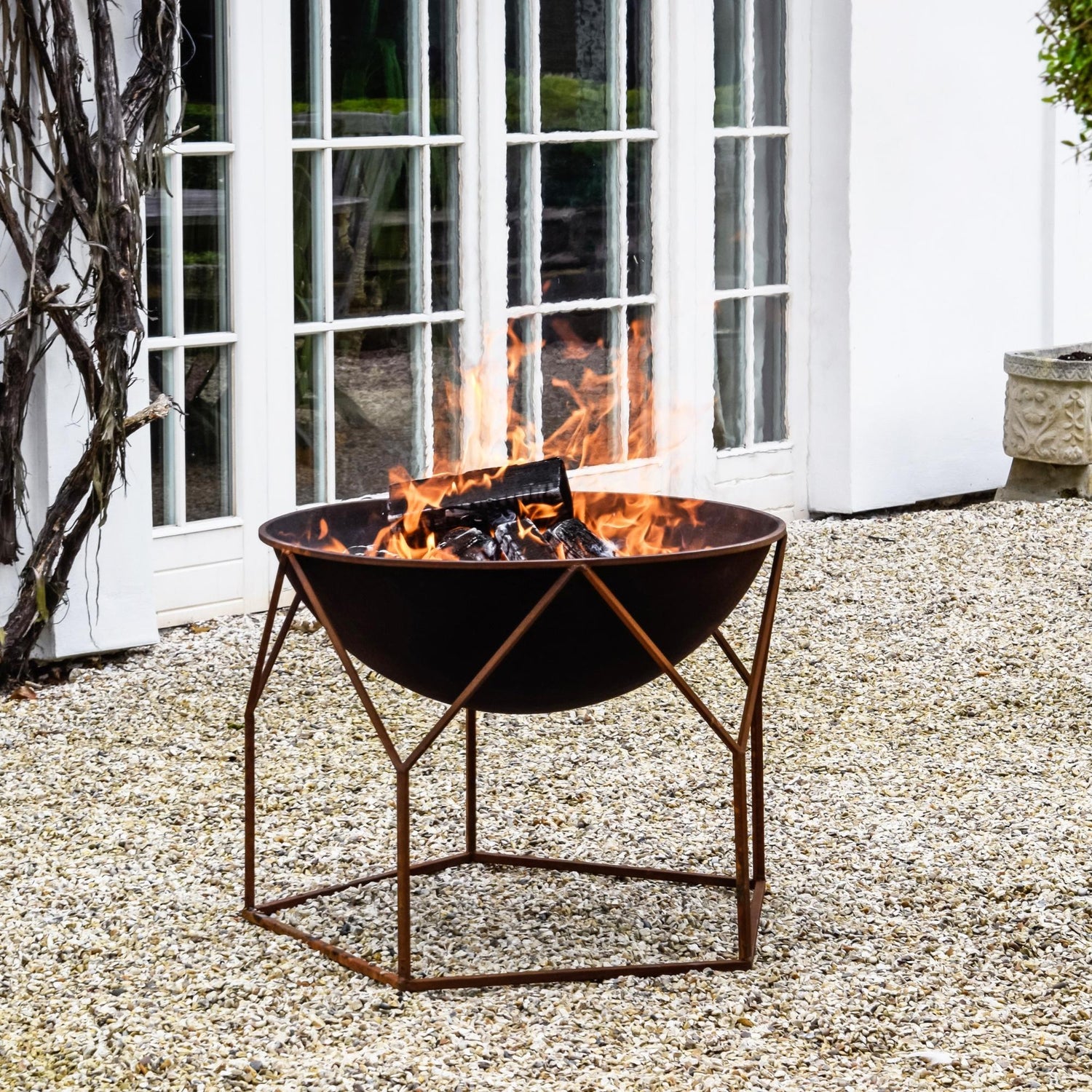 Ulkona Buckingham Firebowl