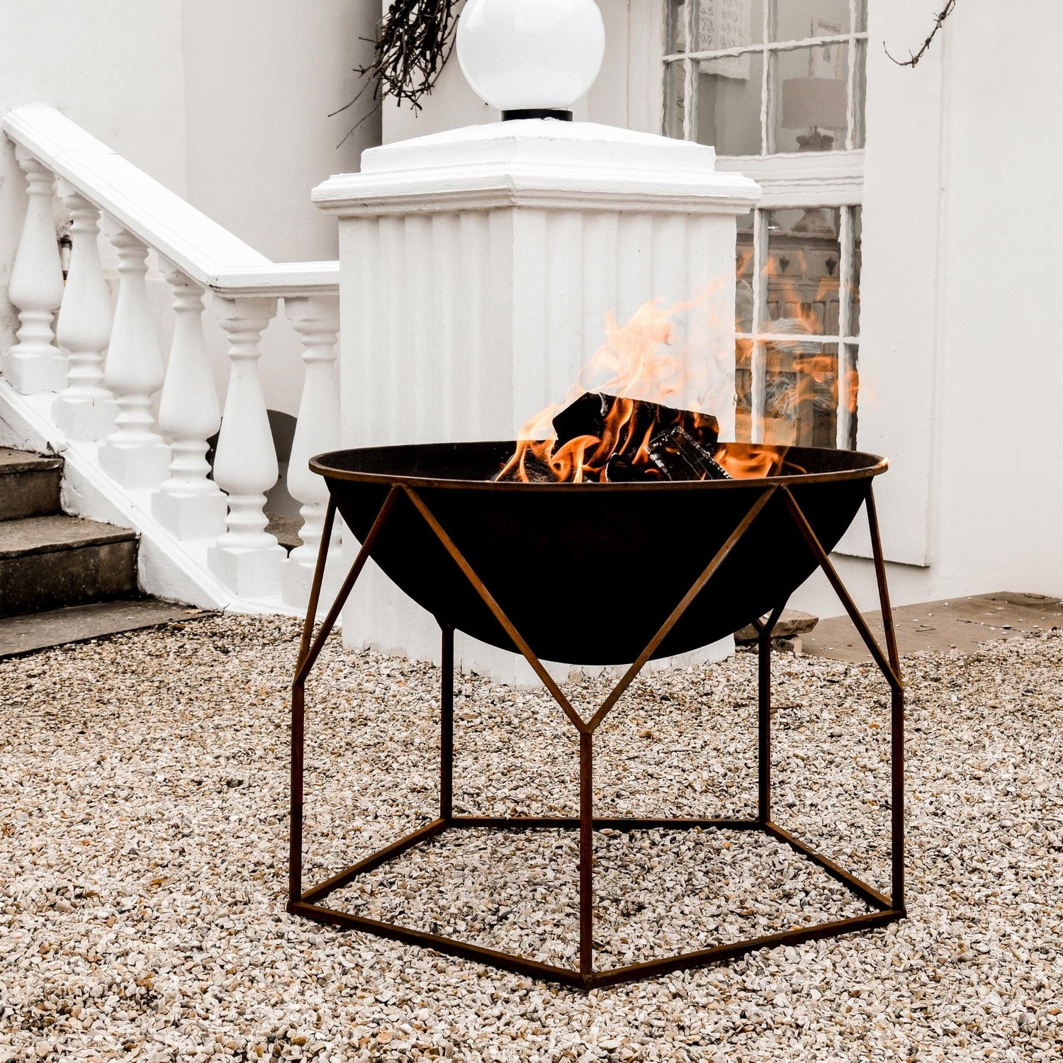 Ulkona Buckingham Firebowl