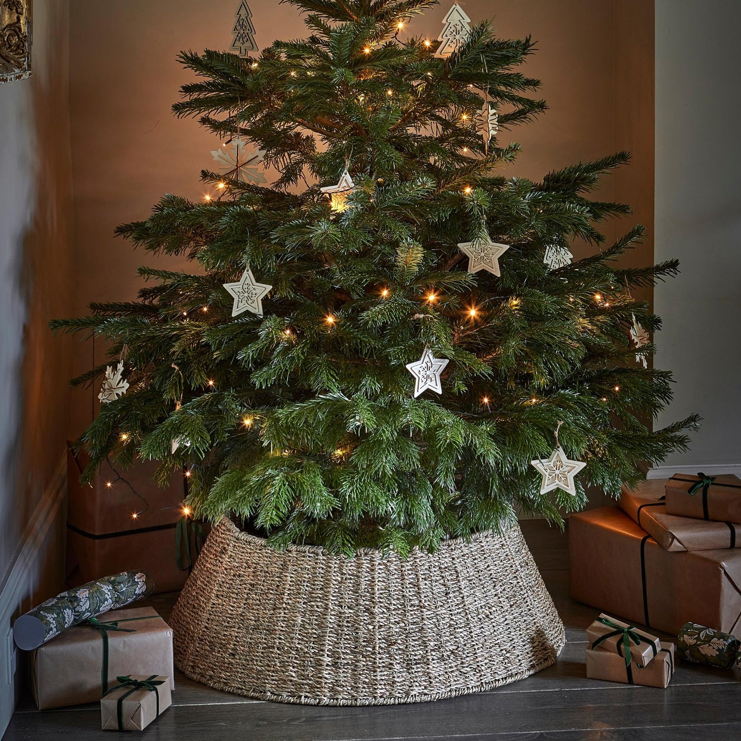 Natural tree skirts