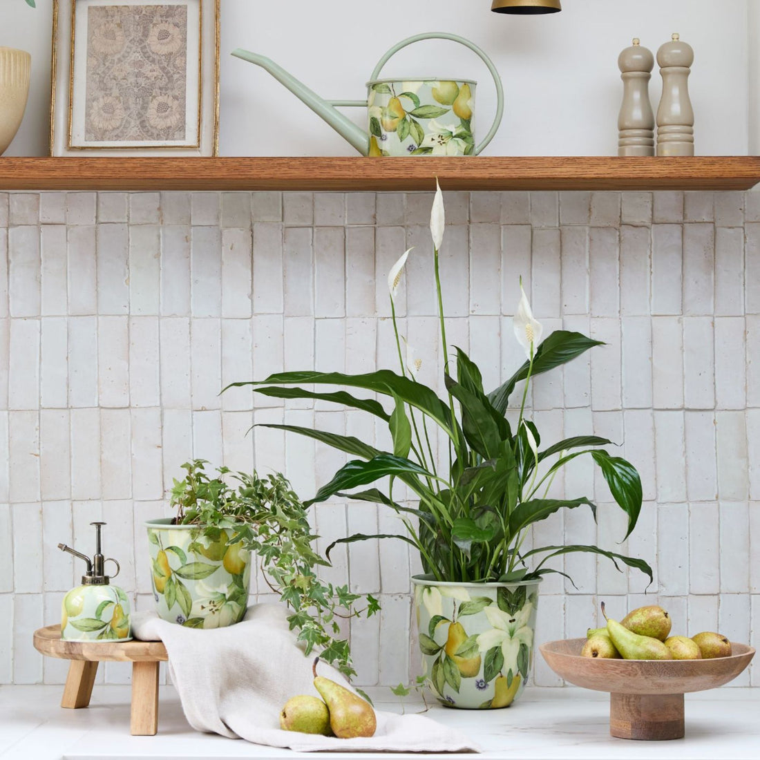 Maisie Pear &amp; Lily Metal Planter Set of 2